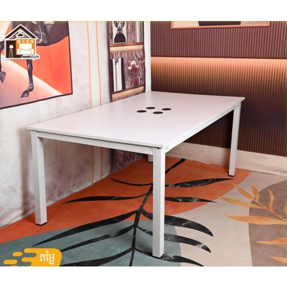 Desk for 4 people
